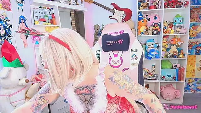 meda kawaii  online show from December 21, 2025, 6:37 pm