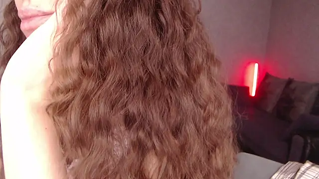 Varonica Caprii online show from April 8, 2026, 8:25 am