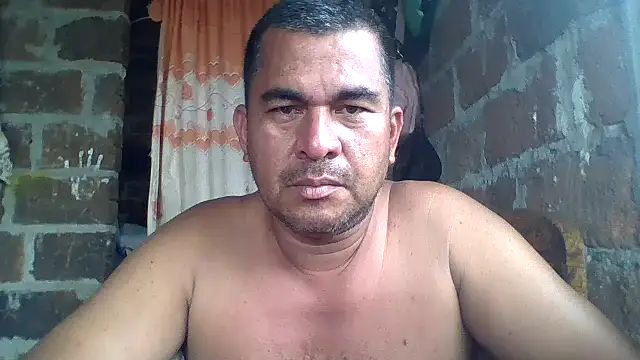 Snapshot of axomen chatting on November 26, 2025, 6:42 pm axomen online show from November 26, 2025, 6:42 pm