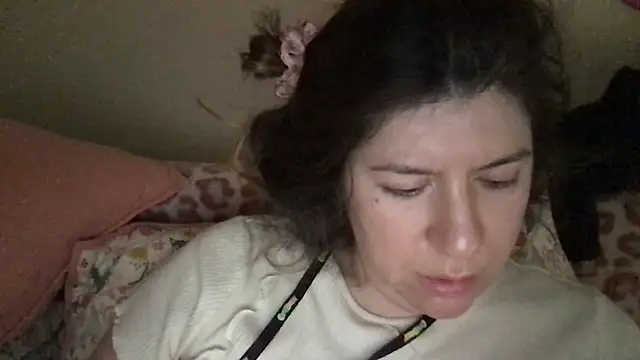 Snapshot of HYPHYtype chatting on October 23, 2025, 3:44 pm HYPHYtype online show from October 23, 2025, 3:44 pm