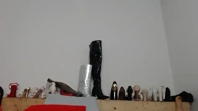 Cherry 1992 online show from January 16, 2025, 3:35 pm