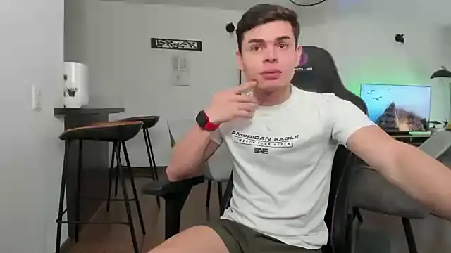 Snapshot of alejooo_twink chatting on February 25, 2025, 6:53 pm alejooo twink online show from February 25, 2025, 6:53 pm