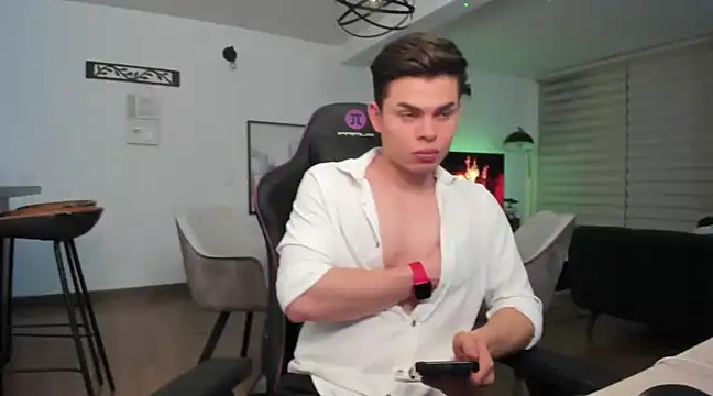 Snapshot of alejooo_twink chatting on March 5, 2025, 9:04 pm alejooo twink online show from March 5, 2025, 9:04 pm