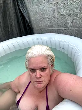 sexychazza16 online show from October 25, 2025, 8:11 am