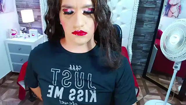 TRINY TS online show from February 4, 2025, 11:49 pm