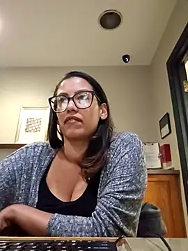 Snapshot of Nikkierosee chatting on February 12, 2025, 7:55 am Nikkierosee online show from February 12, 2025, 7:55 am