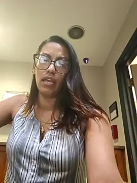 Snapshot of Nikkierosee chatting on March 14, 2025, 5:59 am Nikkierosee online show from March 14, 2025, 5:59 am