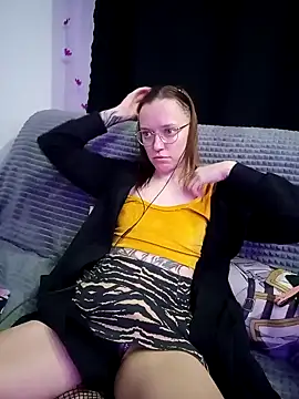Snapshot of Aelita_bb chatting on February 6, 2025, 2:37 pm Aelita bb online show from February 6, 2025, 2:37 pm