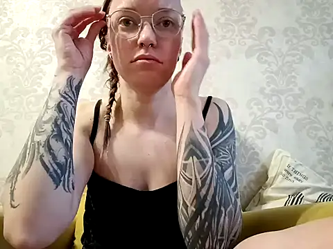 Snapshot of Aelita_bb chatting on February 9, 2025, 12:08 pm Aelita bb online show from February 9, 2025, 12:08 pm