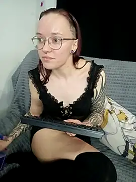 Snapshot of Aelita_bb chatting on March 15, 2025, 5:48 pm Aelita bb online show from March 15, 2025, 5:48 pm