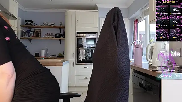 stripmequick online show from March 25, 2026, 11:05 am