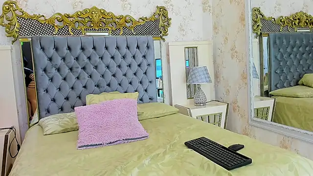 PamelaTomson online show from November 29, 2025, 1:36 pm