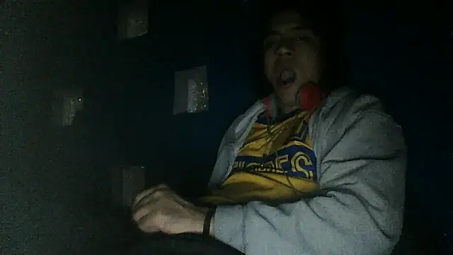 AlexAlejandro13 online show from February 12, 2026, 6:41 am