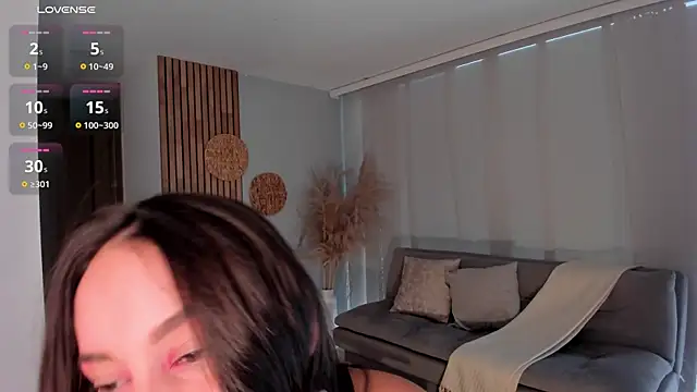 AnnieHallX online show from January 26, 2025, 8:02 pm