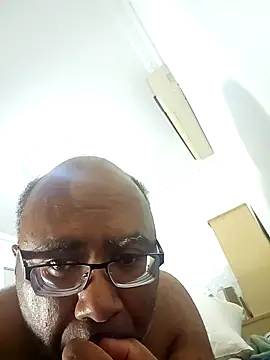 Snapshot of mesd45 chatting on October 22, 2025, 6:24 am mesd45 online show from October 22, 2025, 6:24 am