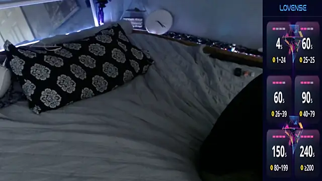 MaxRouger online show from October 6, 2025, 8:23 am