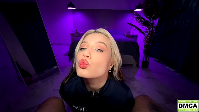 Snapshot of _blowjob_queen chatting on September 30, 2025, 11:10 pm  blowjob queen online show from September 30, 2025, 11:10 pm