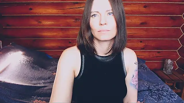 Snapshot of Platina_Fox chatting on February 18, 2025, 5:31 am Platina Fox online show from February 18, 2025, 5:31 am