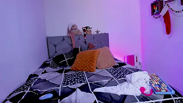 vanessabrown  online show from December 20, 2025, 1:51 pm