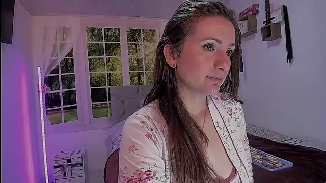 vanessabrown  online show from March 27, 2026, 1:33 pm