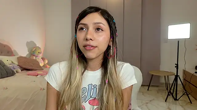 Sensualtease online show from January 7, 2025, 1:17 am