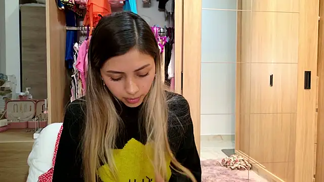 Sensualtease online show from January 19, 2025, 1:10 am