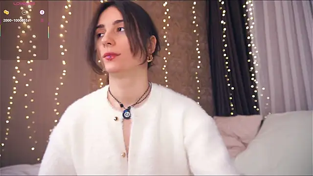 Holla Molly online show from January 18, 2026, 5:55 am