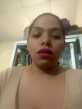 Snapshot of Reynamore chatting on January 15, 2026, 8:23 pm Reynamore online show from January 15, 2026, 8:23 pm