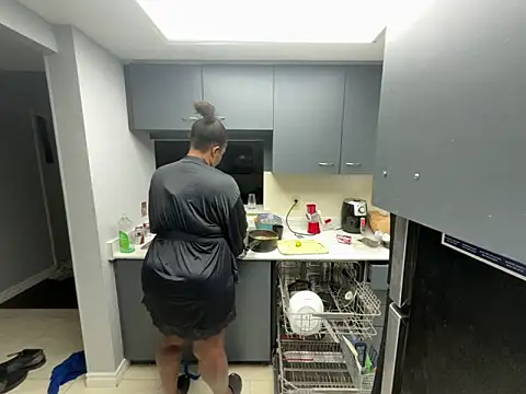 Cherishcherrysha online show from February 24, 2026, 11:19 am