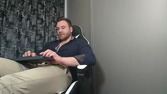 Thori92 online show from February 11, 2025, 8:10 pm