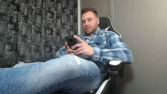 Thori92 online show from February 17, 2025, 6:15 pm