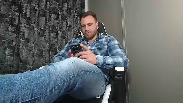 Thori92 online show from February 17, 2025, 9:19 pm