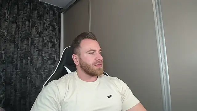 Thori92 online show from March 5, 2025, 5:39 pm