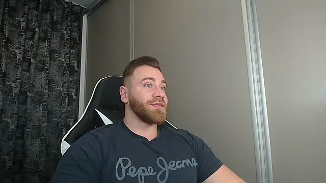 Thori92 online show from December 5, 2025, 5:42 pm