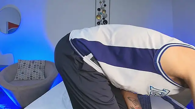 JacoboSwam online show from March 7, 2025, 4:02 am