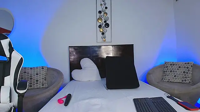 JacoboSwam online show from March 19, 2025, 11:28 am