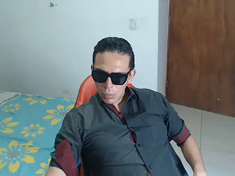 jeancarloscum12 online show from June 12, 2026, 10:41 pm