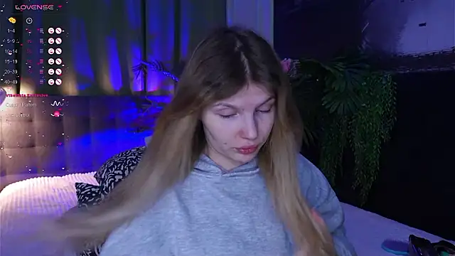 Snapshot of _aleksa_ chatting on December 6, 2024, 5:53 am  aleksa  online show from December 6, 2024, 5:53 am