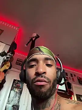 Snapshot of spideyzaddy chatting on November 16, 2025, 9:09 pm spideyzaddy online show from November 16, 2025, 9:09 pm