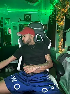 Snapshot of spideyzaddy chatting on November 22, 2025, 3:27 am spideyzaddy online show from November 22, 2025, 3:27 am