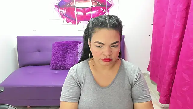 Snapshot of Cloe_35 chatting on March 5, 2025, 2:01 pm Cloe 35 online show from March 5, 2025, 2:01 pm