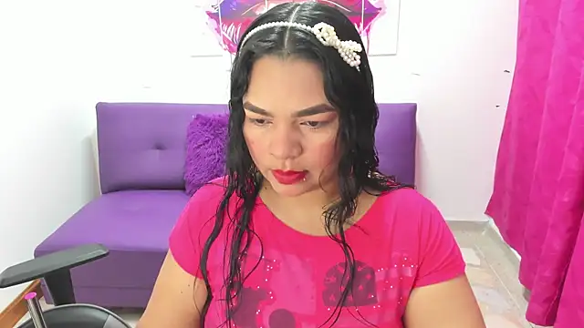 Snapshot of Cloe_35 chatting on March 6, 2025, 3:35 pm Cloe 35 online show from March 6, 2025, 3:35 pm