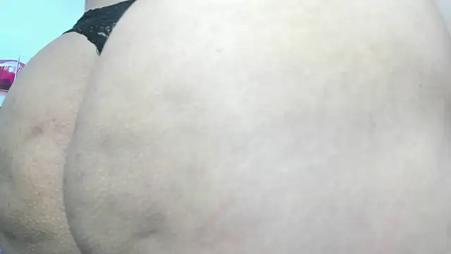 Snapshot of Cloe_35 chatting on March 17, 2025, 10:49 pm Cloe 35 online show from March 17, 2025, 10:49 pm