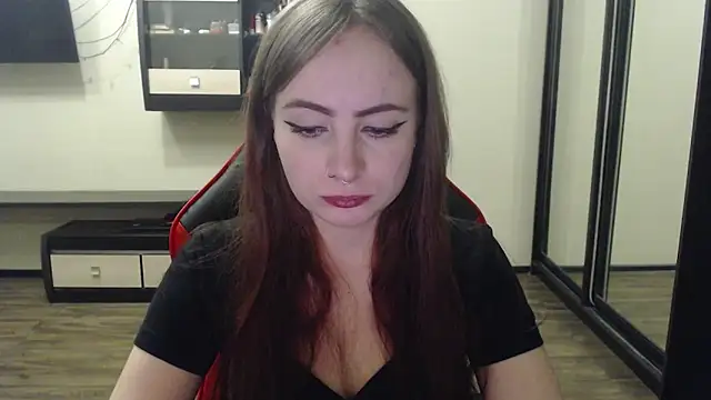 Laralianna online show from February 26, 2025, 4:56 pm