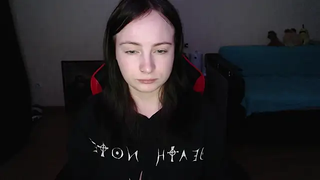 Laralianna online show from December 13, 2025, 8:04 pm