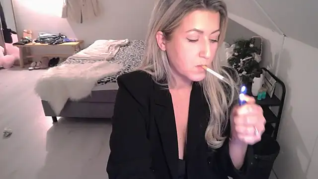 TessToy online show from December 9, 2024, 6:25 pm