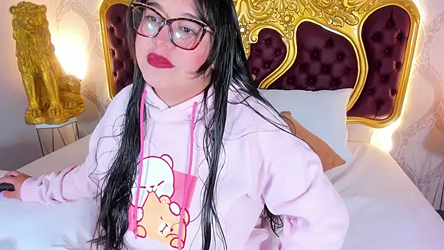 Dulce 26  online show from November 5, 2025, 10:32 pm