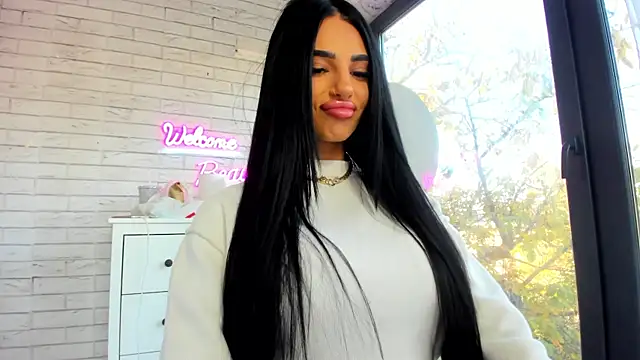 Snapshot of Britney_Charm_ chatting on November 2, 2025, 6:38 am Britney Charm  online show from November 2, 2025, 6:38 am