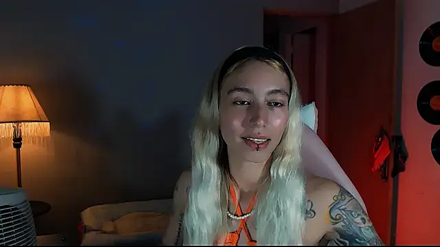 Saucy Jenn online show from January 5, 2025, 3:00 am