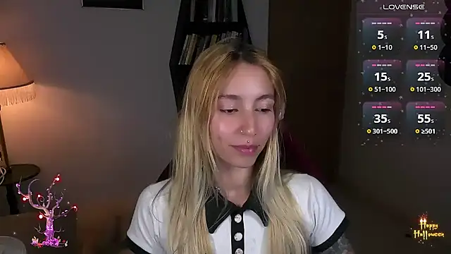 Saucy Jenn online show from October 30, 2025, 5:09 am